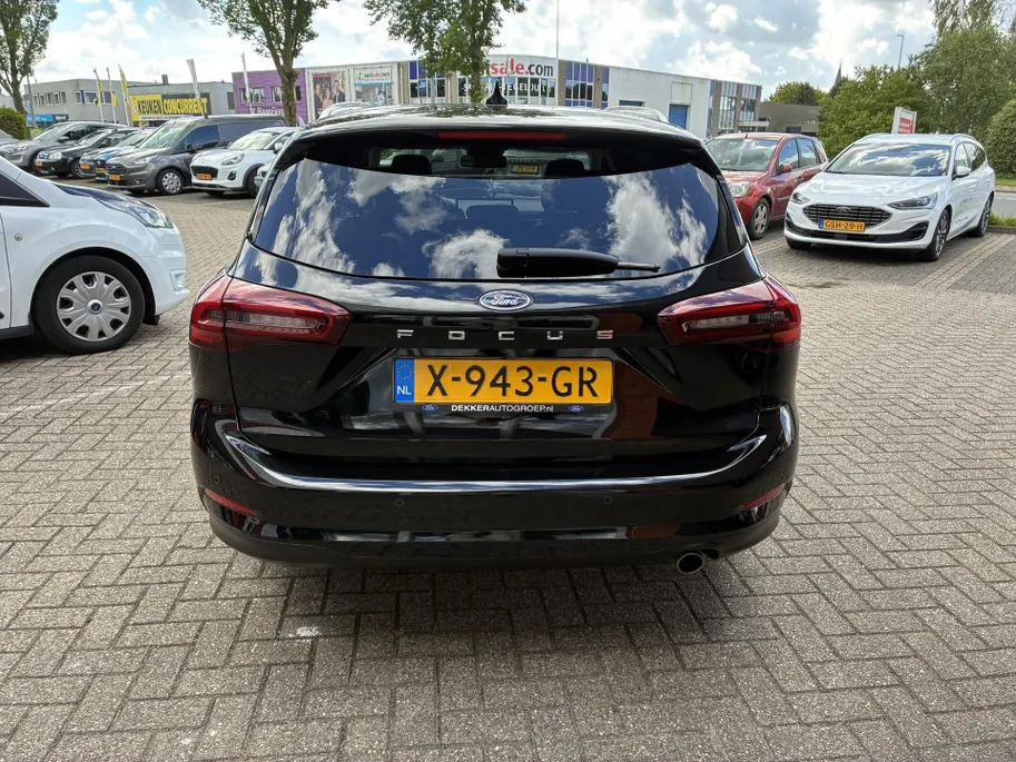 Ford Focus Wagon 1.0 EcoBoost Hybrid Titanium GROOTSCHERM, WINTERPAKKET.