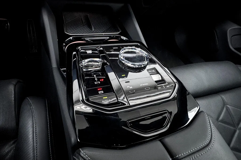 BMW 5 Serie Sedan 550e xDrive