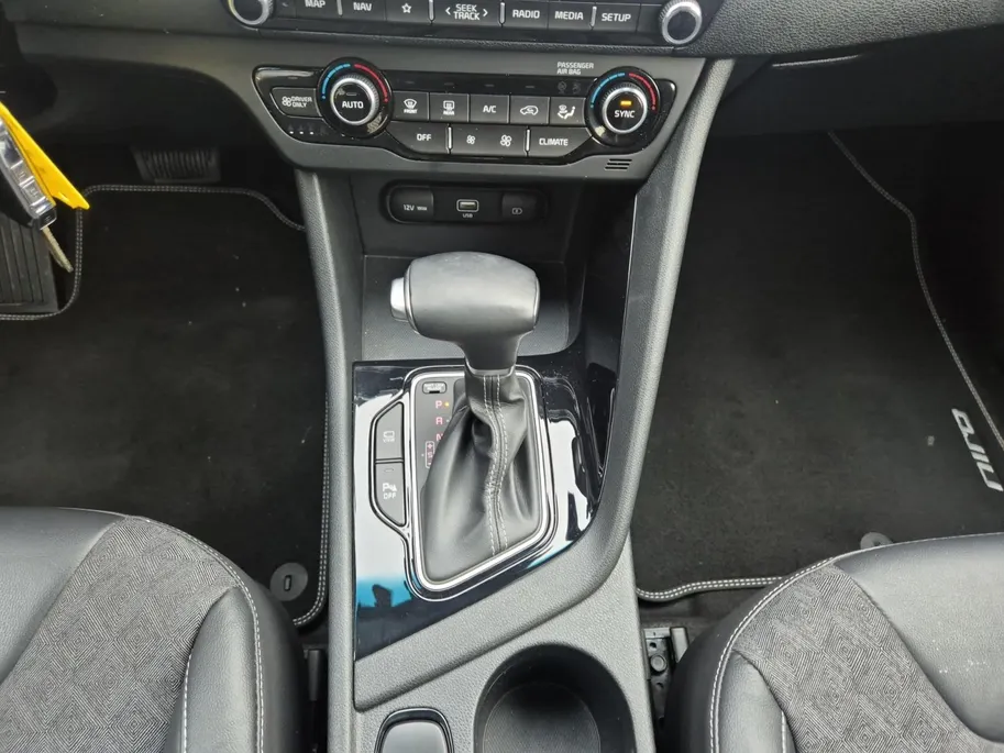 Kia Niro 1.6 GDi Hybrid DynamicLine | Airco | Navi | Camera | Cruise Control | Trekhaak |