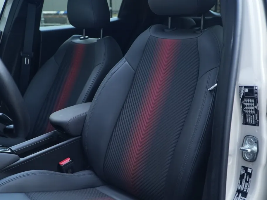 Alfa Romeo Junior Elettrica Speciale 54 kWh | Schuifdak | Carplay | 18'