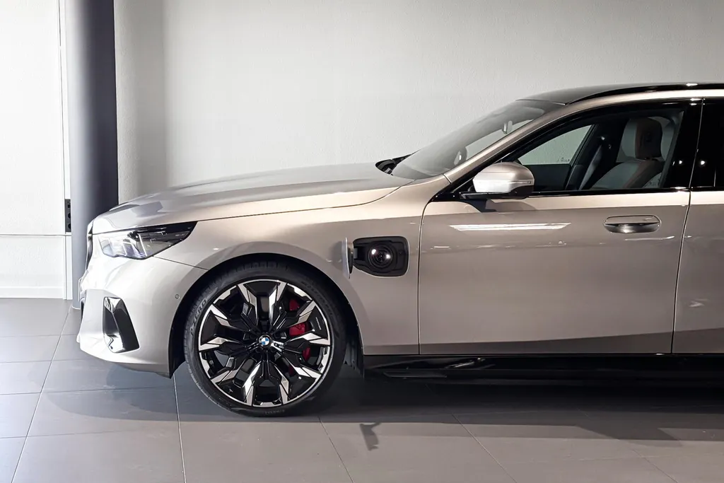 BMW 5 Serie Touring 550e xDrive
