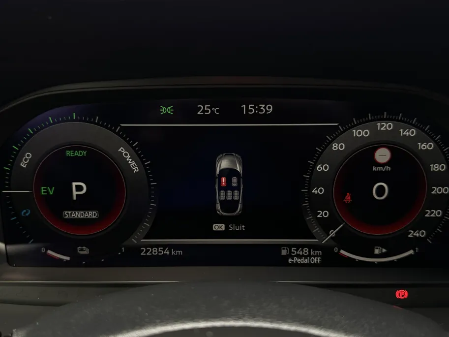 Nissan Juke 1.6 Hybrid N-Connecta | Achteruitijcamera | Parkeersensoren voor- en achter | Climate control | Navi | Apple/Android Carplay | Keyless entry/start | Digital dashboard | LMV