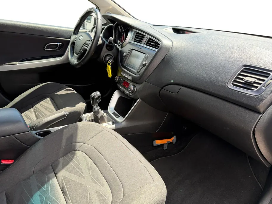 Kia cee'd Sportswagon 1.0 T-GDi Design Edition | Zeer nette auto | Dealer onderhouden | Achteruitrijcamera | Navigatie met Apple CarPlay & Android Auto |