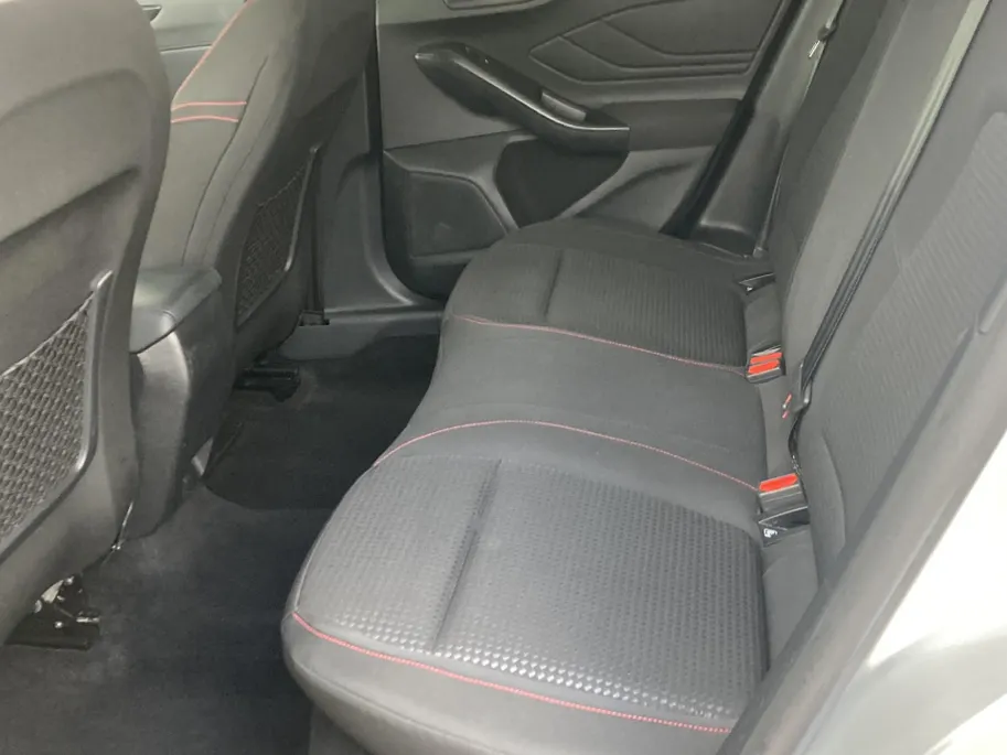 Ford Focus 1.0 EcoBoost Hybrid 125 pk ST Line Wagon Navigatie SYNC4 - Apple Carplay/ Android Auto - Winter Pack