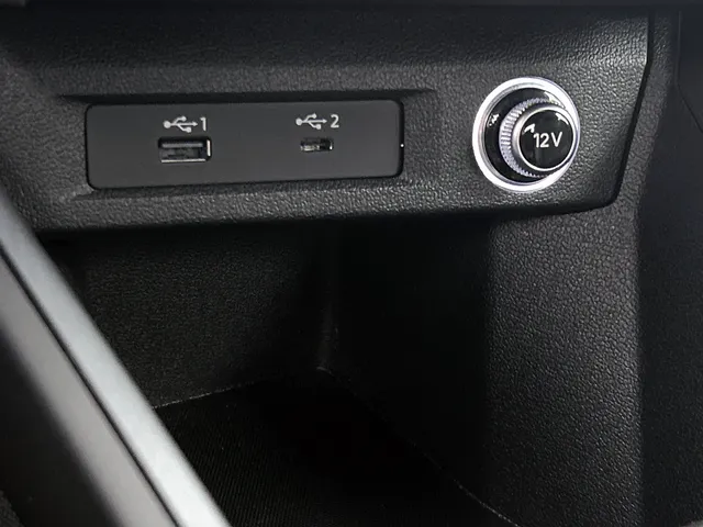 Audi A1 Sportback 30 TFSI S Line edition one | NAVI | STOELVERWARMING | CLIMAT CONTROL | PARKEER SENSOREN V+A