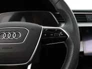 Audi e-tron S quattro 95 kWh 503pk · SOH 98,5% · Panoramadak · Luchtvering · Camera · Leder Valcona · B&O Sound · Keyless · 22'Velgen ·