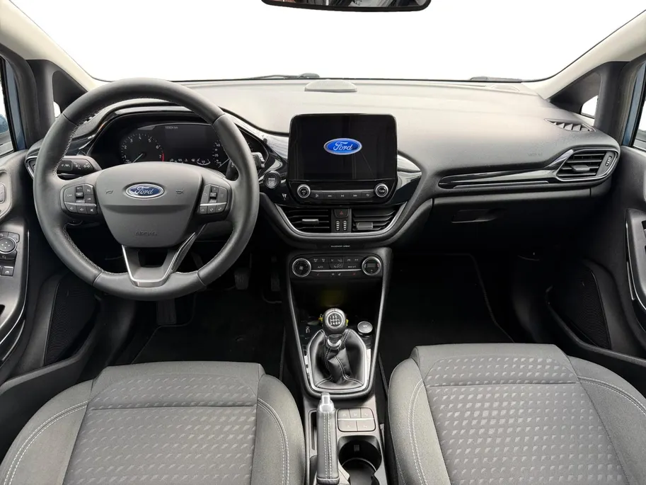 Ford Fiesta 1.0 EcoBoost Titanium | Stoel/Stuur en voorruit verwarming | Navigatie | Apple Carplay | Android Auto | Achteruitrijcamera | All Season Banden |