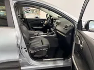 Renault Kadjar 140PK TCe Intens Automaat | Trekhaak (1500 KG) | Panoramadak | 19' Lichtmetalen Velgen | Stoelverwarming | Navi | Camera | Climate Control | Adaptieve Cruise Control | Leder |