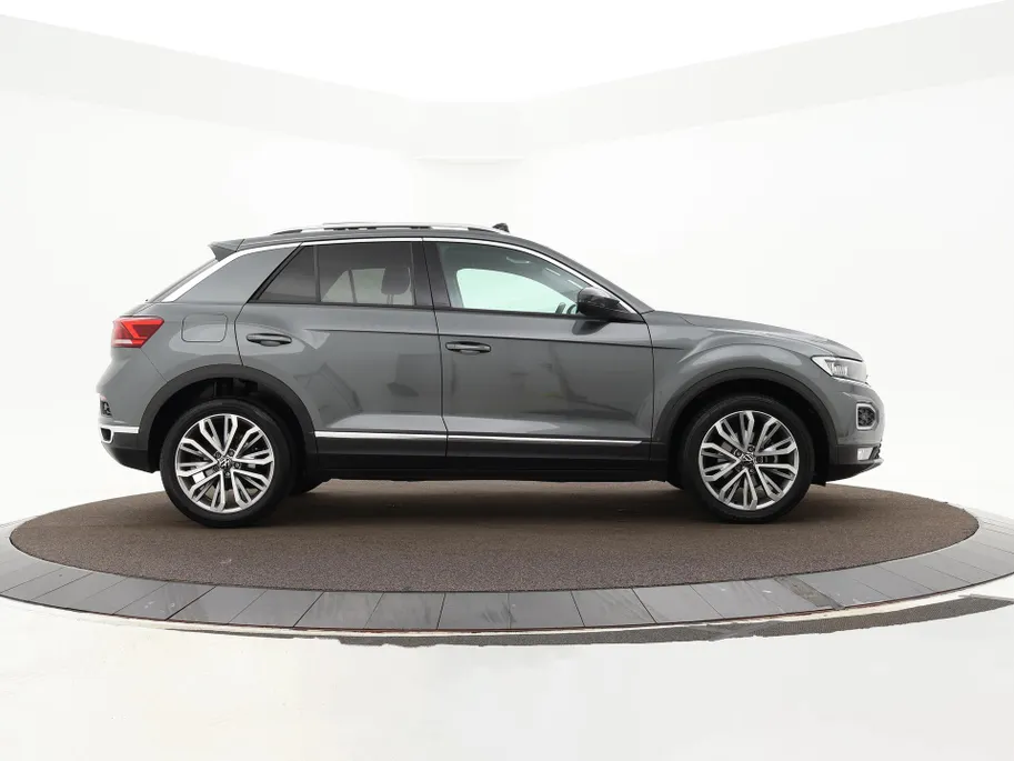 Volkswagen T-Roc 1.5 TSI 150pk DSG Sport · Panoramadak · Camera · Stoelverwarming · Elek. Achterklep · ACC · Dodehoeksensor ·