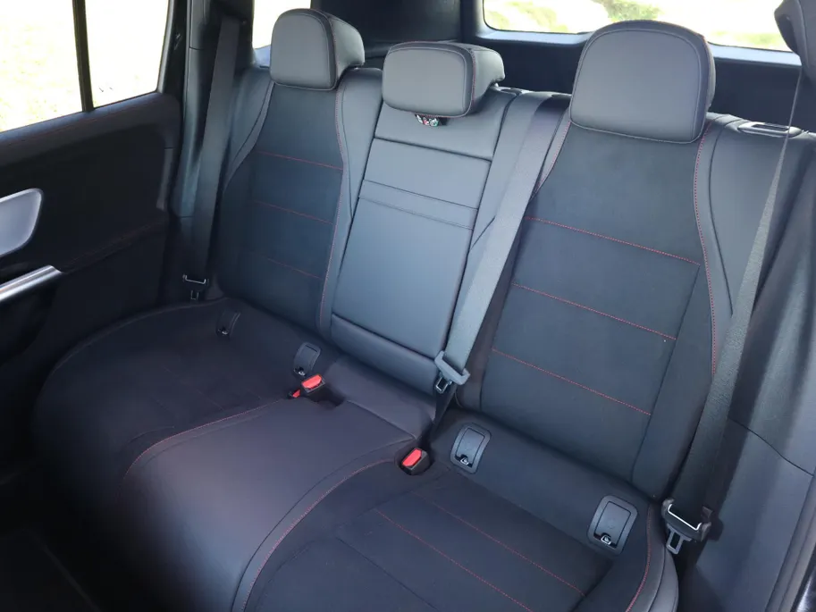 Mercedes-Benz GLB 200 Business Solution AMG