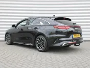 Kia ProCeed 1.5 T-GDi GT-Line | Trekhaak | Schuifdak | Stuur-/stoelverwarming | Camera | Dodehoek detectie | Telefoonlader | Cruise adapt. | 17' LM | LED |