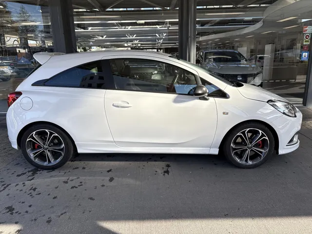 Opel Corsa 1.4 GSi 150 PK