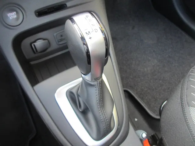 Renault Captur TCe 120PK Intens | CAMERA | DEALER ONDERHODEN | NAVI | PARK. SENSOREN V+A