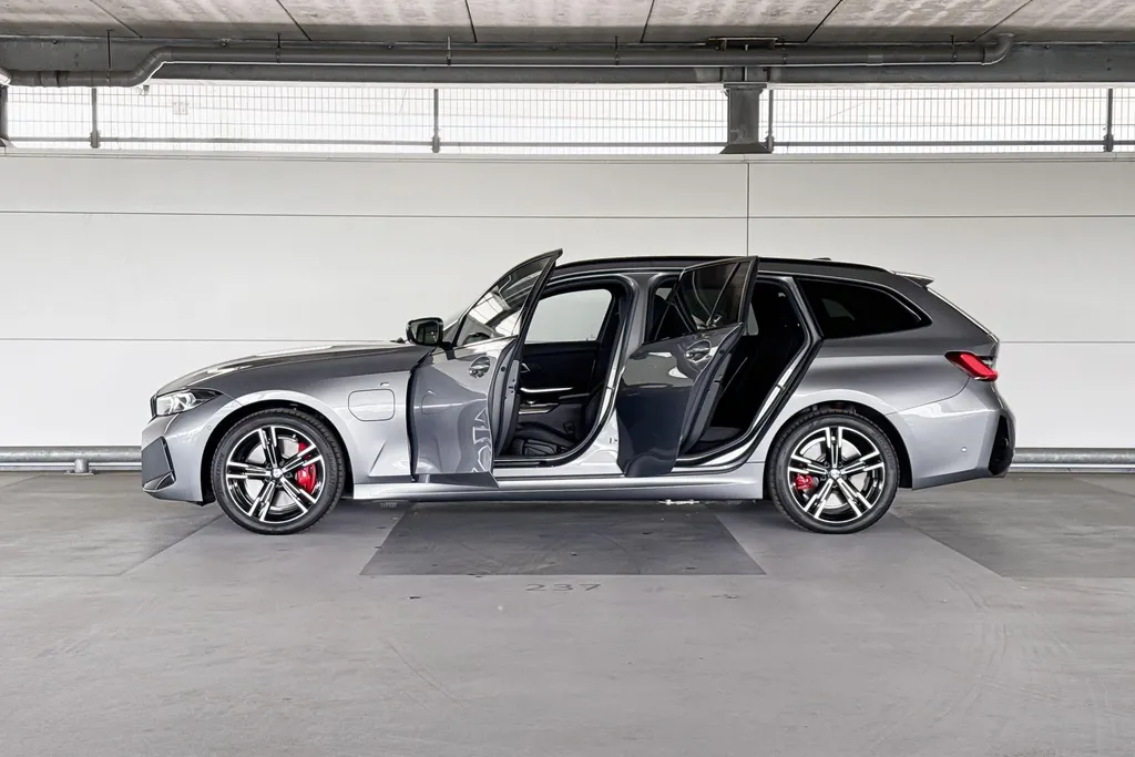 BMW 3 Serie Touring 330e