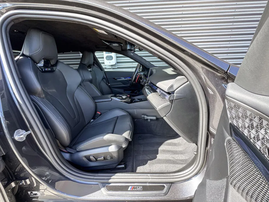 BMW M5 Sedan 