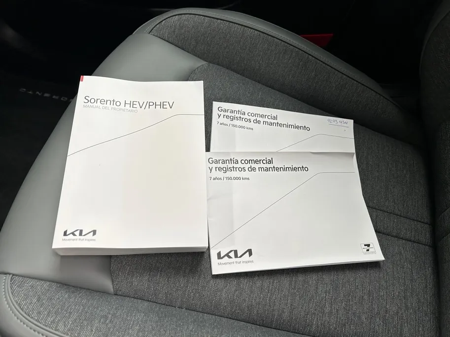 Kia Sorento 1.6 T-GDi Plug-in Hybrid 4WD DynamicPlusLine 7p | Apple Carplay / Android Auto | Navigatiesysteem | Licht + Regensensor | Stoel + Stuurverwarming | Elektrisch Verstelbare Bestuurdersstoel | Elektrisch Bedienbaar Schuif / Kanteldak | Elektrisch bedienbare 
