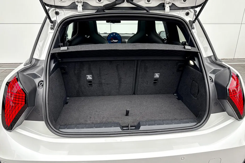 MINI Cooper 3-deurs Electric Cooper SE John Cooper Works XL 54.2 kWh