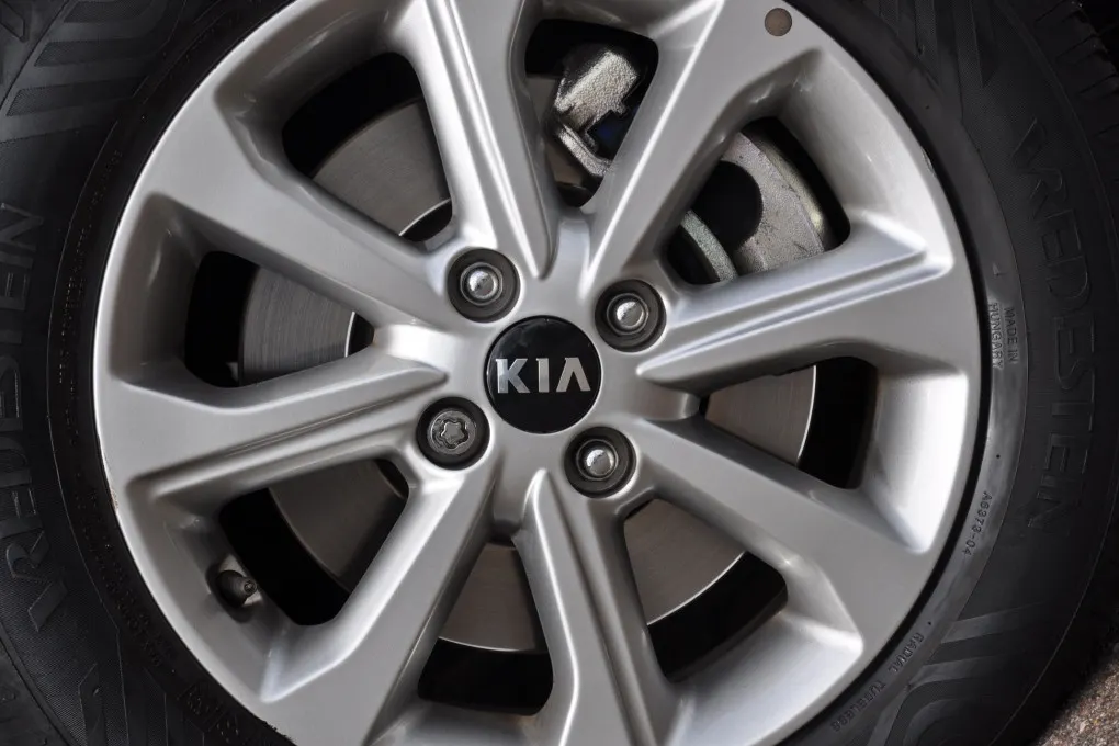 Kia Stonic 1.0 T-GDi MHEV Dyn L Clima Navi All Seasons
