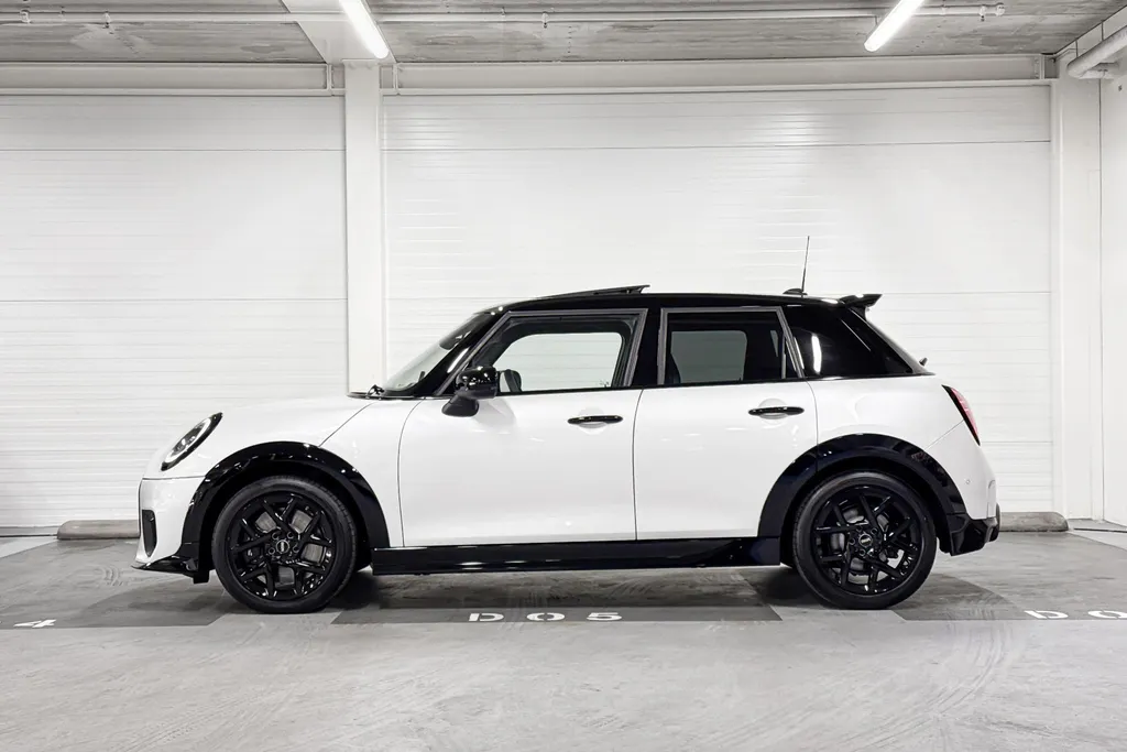 MINI Cooper 5-deurs Cooper C John Cooper Works S