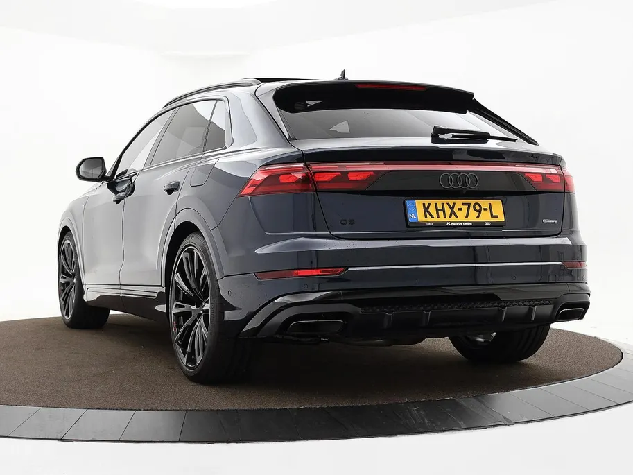 Audi Q8 55 TFSI e quattro Pro Line S 394 PK · 22' LM Velgen · Glazen panorama dak · B&O Premium 3D · Assist. plus, remote park · Stoelventilatie + Massage · Trekhaak · Servosluiting