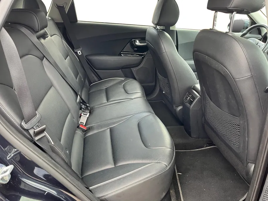Kia e-Niro ExecutiveLine 64 kWh | Elektrische stoelverstelling | Stoelventilatie | JBL Audio systeem | Elektrisch schuifdak