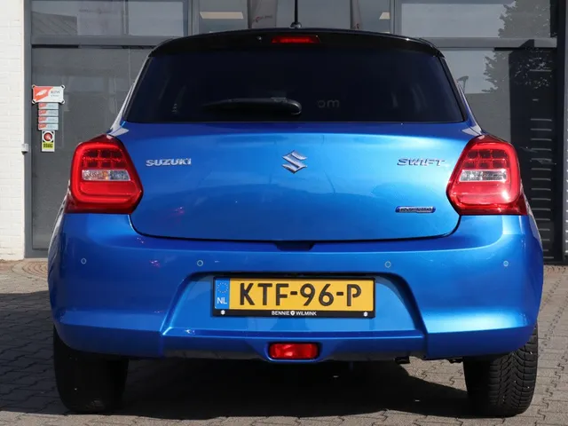 Suzuki Swift 1.2 Style Hybrid Automaat | Carplay | Keyless | AdaptiveCruise | AllSeasons