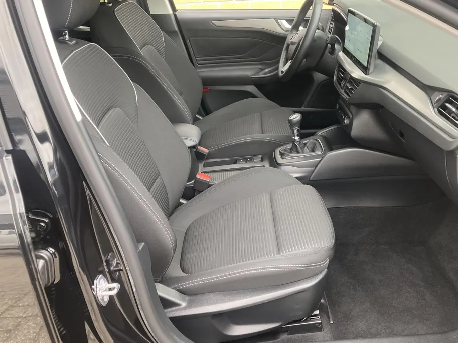 Ford Focus 1.0 EcoBoost Hybrid 125 pk Titanium SYNC 4 Navigatie - Apple Carplay/ Android Auto- Winter Pack - 16inch Lichtmetalen velgen