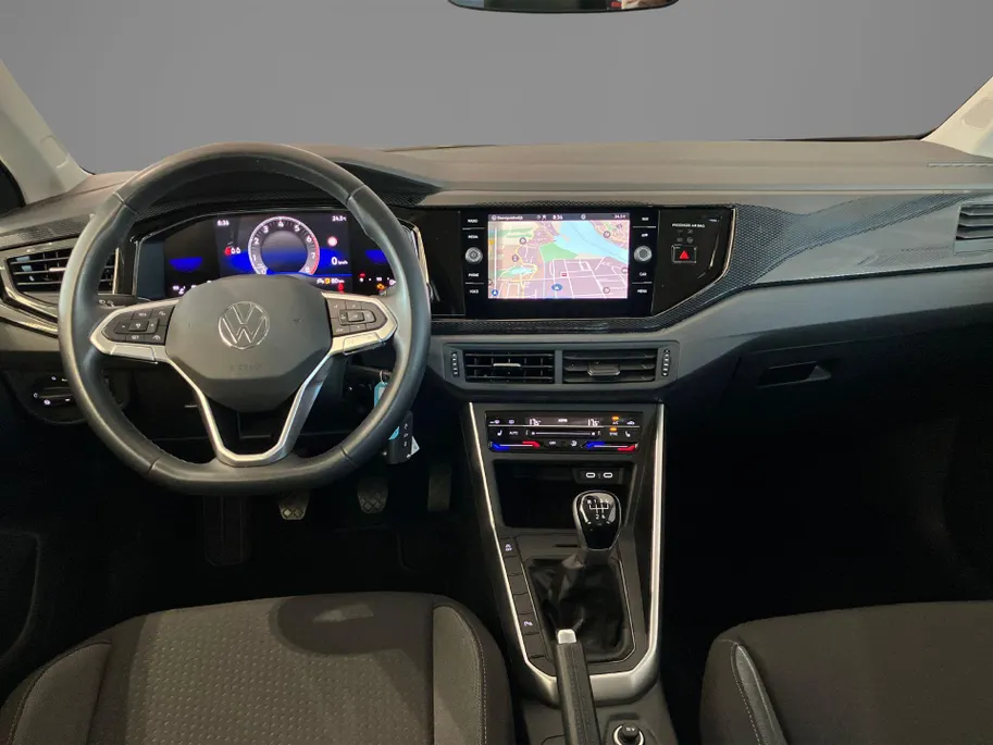 Volkswagen Polo 1.0TSI/95PK Life Business ·Stoelverwarming · Apple/Android Car Play ·  Navigatie · Clima · Parkeersensoren · Garantie t/m 30-05-2027 of 100000km.