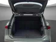 Volkswagen Tiguan 1.5 204pk DSG eHybrid Life Edition · Panoramadak · Camera · Wegklapbare Trekhaak ·  Apple/Android Car Play · Navigatie · 18'' Inch ·
