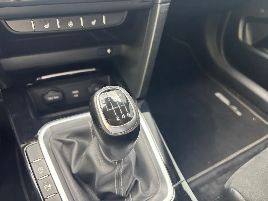 Kia ProCeed 1.0 T-GDI GT-PlusLine | Elektr. Schuif-/kanteldak | Elektr. achterklep | Achteruitrijcamera | Climate Control | Cruise Control | Stoel- en stuurverwarming |