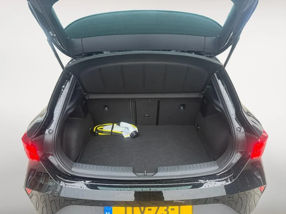 CUPRA Leon 1.5 TSI e-Hybrid Business | Automaat | BTW | Camera | Stoel/Stuurverwarming | Adaptief Cruise Control | Dodehoek Detectie | Climate Control | DAB | Navigatie | Full Led | Keyless