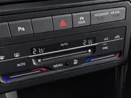 Volkswagen T-Cross 1.0TSI/116PK R-Line Camera + parkeersensoren · Apple/Android Car Play · Dodehoeksensoren · Garantie t/m 24-02-2028
