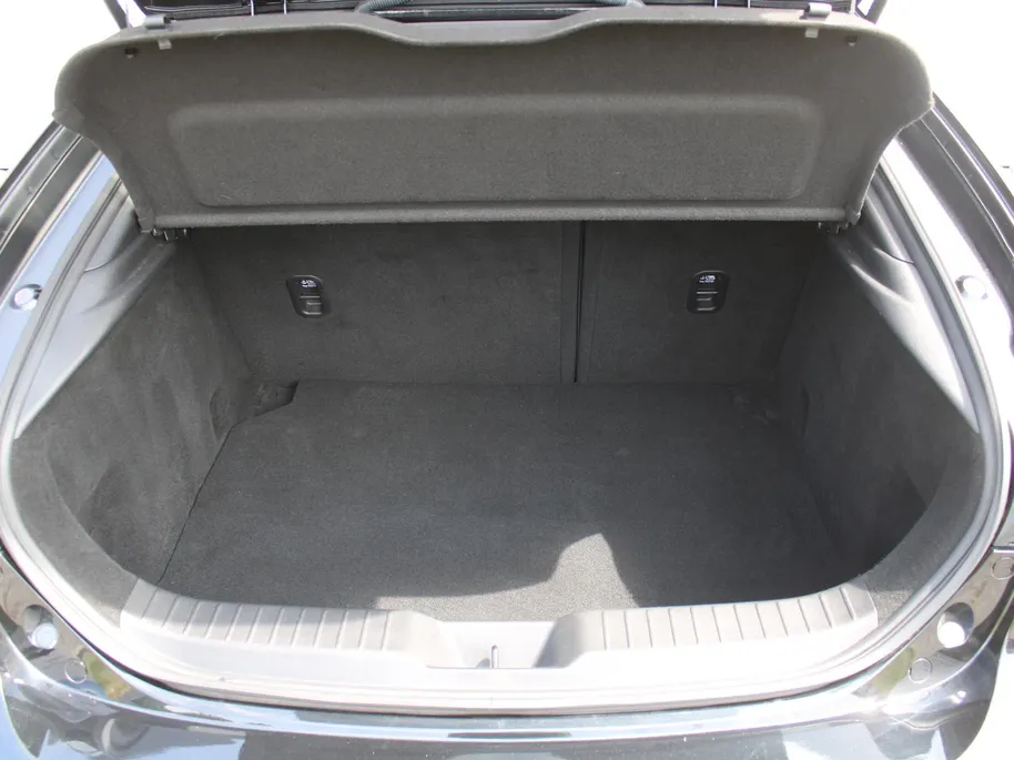 Mazda 3 2.0 e-SkyActiv-X M Hybrid 6MT 186PK Exclusive-line | Leder | Heads-Up Display | Keyless | Bose Audio | 360° Camera | Elek. stoelverstelling + geheugen | Navi |