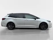 Toyota Corolla Touring Sports 2.0 Hybrid Executive | *1E EIGENAAR | FABRIEKSGARANTIE/ DEALER ONDERH. | PANO/ SCHUIFDAK | APPLE CARPLAY/ ANDROID AUTO | NAVI | CAMERA | VOL. LEDER | JBL SOUND | STOELVERWARMING |