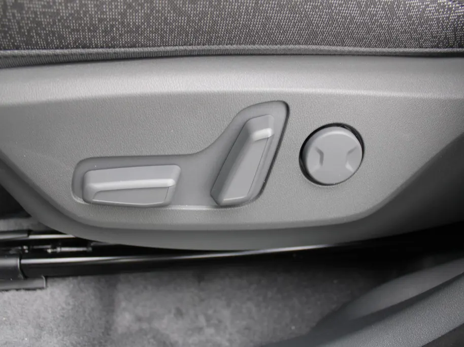 Kia EV2 Plus Advanced 42.2 kWh | Stuur-/stoelverwarming | Schuifdak | Dodehoek detectie | Elek. Stoelverstelling | Camera | 18' LM | LED | HK audio | Cruise adapt. |