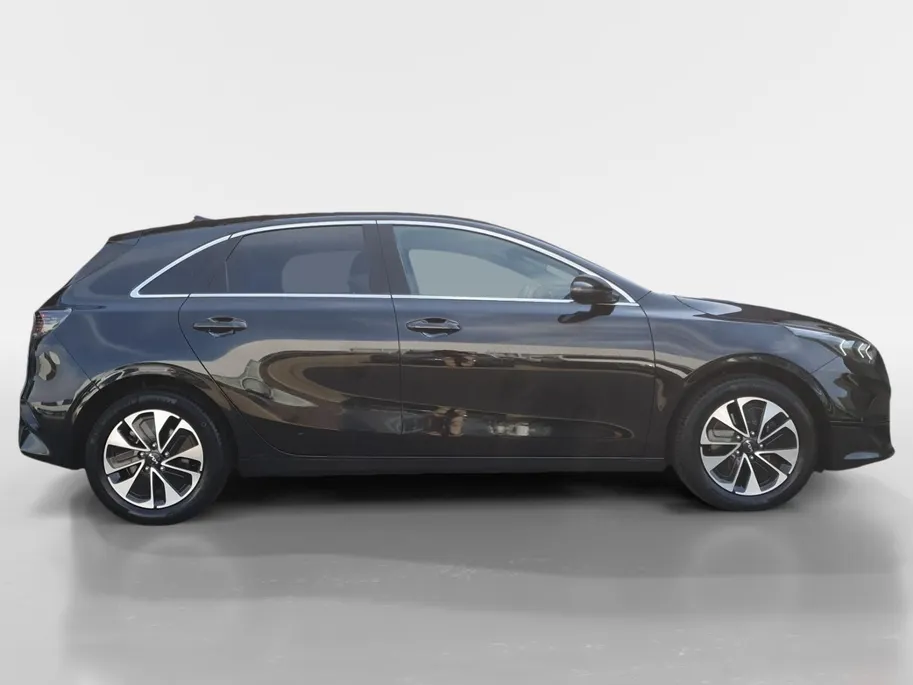 Kia Ceed 1.0T Design Edition | Stoel en stuurverwarming | Dodehoek detectie | Navigatie | Camera | Apple carplay / Android Auto | JBL sound system |