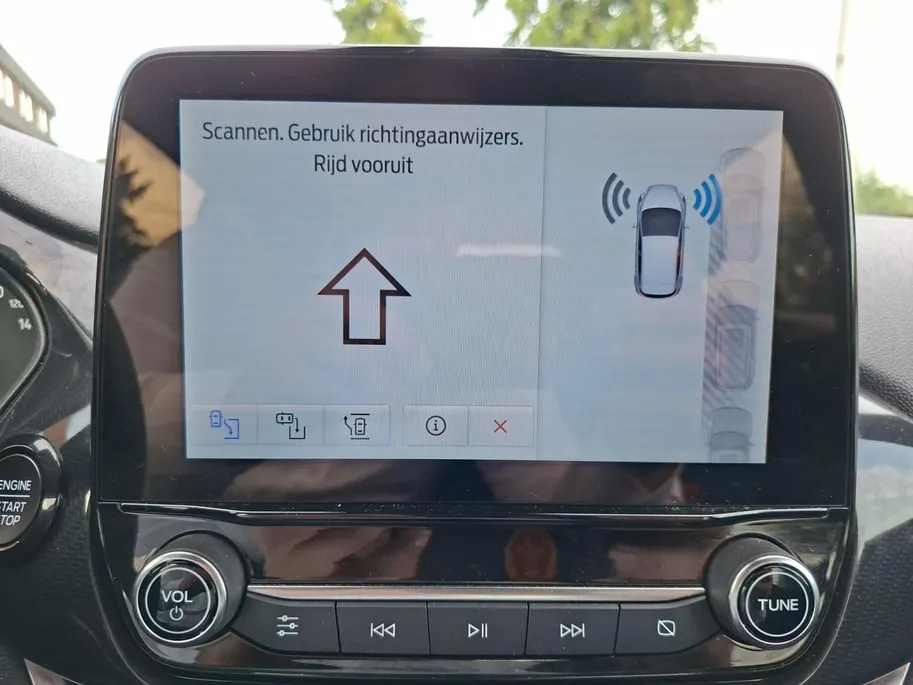 Ford Fiesta 1.0 EcoBoost Hybrid ST-Line X | NL-Auto | 1e Eigenaar | Dealeronderhouden | Winterpack | Camera | B&O Audio | Parkeersensoren | Cruisecontrol | 17' Lichtmetaal | Apple Carplay&Android Auto | Keyless Entry | Draadloos telefoonoplader | Parkeer assistent | 