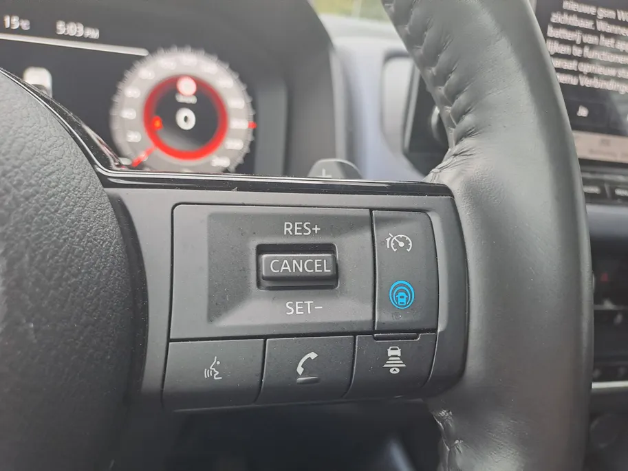 Nissan QASHQAI 1.3 MHEV Xtronic Tekna Plus | Panorama Dak | Dodehoekdetectie | Automaat | Trekhaak | Navigatie | 360 Camera | Head-up display | stuur verwarmd | Voorstoelen verwarmd | Leer | BOSE | Verwarmde voorruit