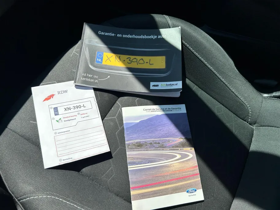 Ford B-MAX 1.0 EcoBoost Style | Super Praktisch! | Navigatie | Parkeersensoren | Climate Control | NU Rijklaarprijs! Incl. 12 maanden garantie, APK, Onderhoudsbeurt etc. Premiumpakket gratis! |