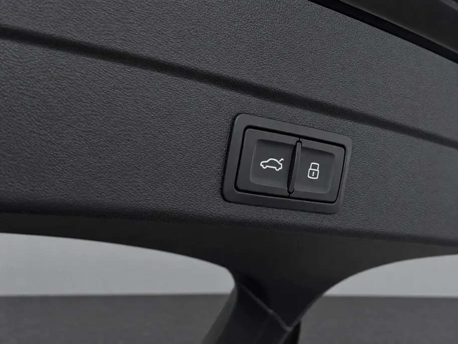 Audi A6 Avant 2.0 299pk e-hybrid Quattro S edition Competition · 360 Camera · Wegklapbare Trekhaak · Keyless · B&O Audio · 20'' Inch · Garantie t/m 16-09-2030 of 100.000km