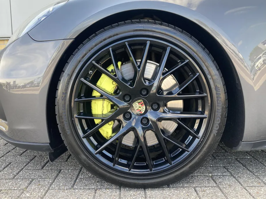 Porsche Panamera Sport Turismo 4 - 3.0 331 pk Sport Chrono - Panoramadak - Stoelverwarming  - Luchtvering - 21 inch lichtmetalen velgen