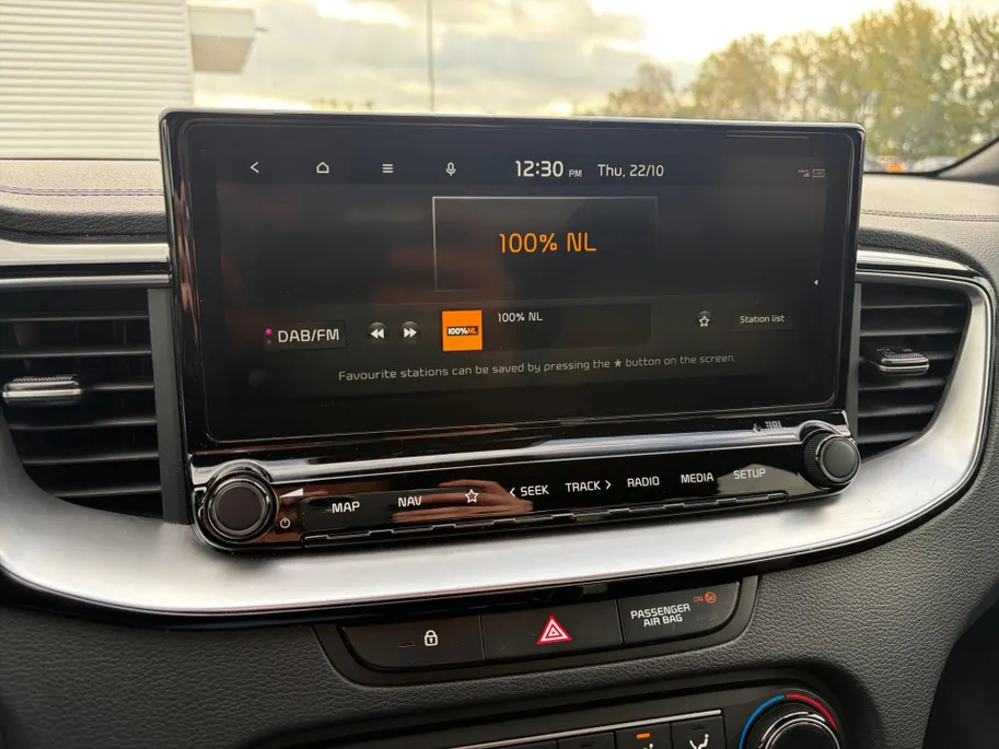 Kia Ceed Sportswagon 1.0 T-GDi GT-Line Business Edition | *1E EIGENAAR | FABRIEKSGARANTIE | APPLE CARPLAY/ ANDROID AUTO | JBL SOUND | STOF/LEDER | NAVI | CAMERA | LMV | ETC…