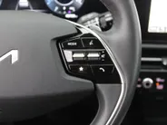 Kia Niro EV Edition Advanced 64.8 kWh | Stuur-/stoelverwarming | Elektr. stoelverstelling | Camera | Cruise adapt. | 17'LM | Clima | 17% bijtelling |