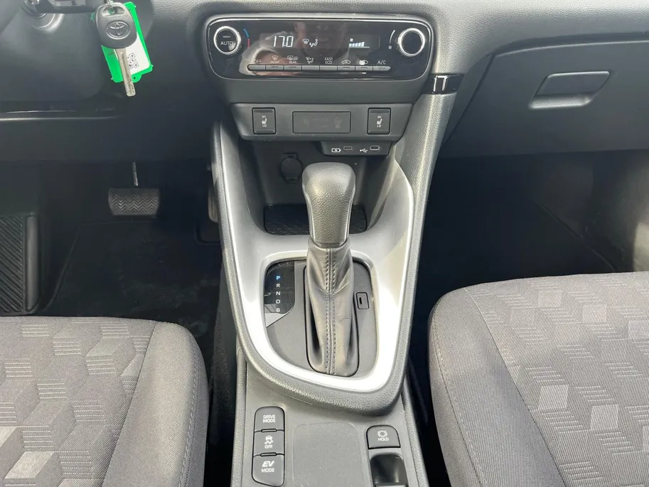 Toyota Yaris 1.5 Hybrid 115 Active | Apple Carplay | Android Auto | Parkeercamera | Parkeersensoren | Stoelverwarming