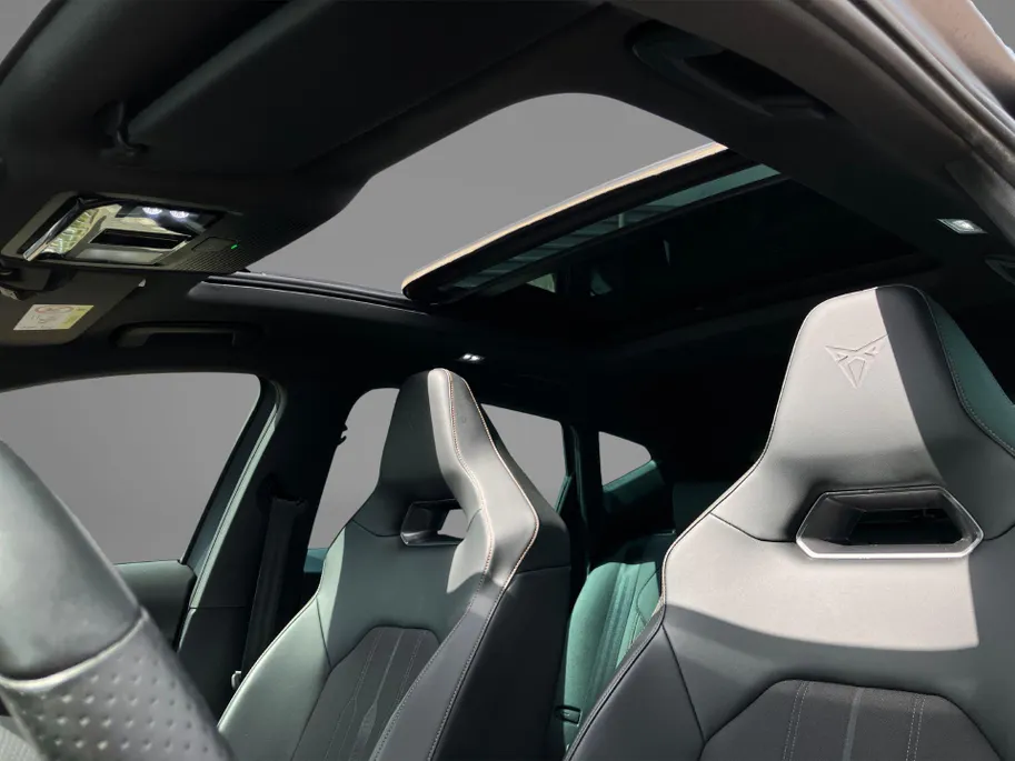 CUPRA Formentor 1.4 e-Hybrid/245PK VZ Panoramadak ·  Navigatie · 360°Camera + Parkeersensoren ·