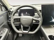 Jaecoo 7 1.5 GDI SHS-P Exclusive | Nieuw uit voorraad | 90 km elektrisch rijbereik | Stoelverwarming-/ventilatie | Panorama dak | Leder | 7 jaar Fabrieksgarantie