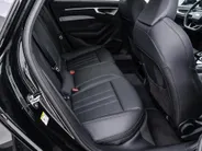 Audi A6 Avant S edition Comp 367 PK S-tronic e-hybrid quattro · MIDNIGHT GREEN · 360 Camera · Servosluiting · Panoramadak · Bang & Olfusen · Elek. Stuurkolom · Bijrijder Scherm · Stoelverwarming V + A · 21'' Inch · Garantie t/m 03-03-2028