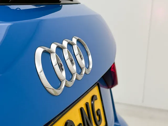 Audi A1 Sportback 30 TFSI S Line edition one | NAVI | STOELVERWARMING | CLIMAT CONTROL | PARKEER SENSOREN V+A