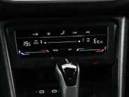 Volkswagen Tiguan 1.4 TSI 245pk DSG eHybrid R-Line Business · Camera · Apple/Android Car Play · Navigatie · P-Sensoren · 19'' Inch ·