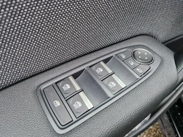 Mitsubishi Grandis 1.8i HEV First Edition